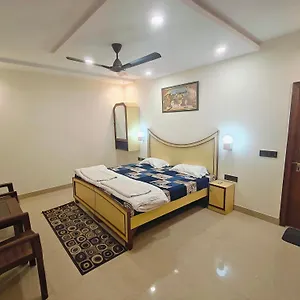 ** Hotel Tourist India